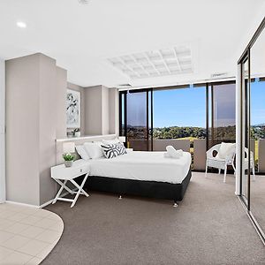 Four-Bedroom Penthouse Apartment Sea View